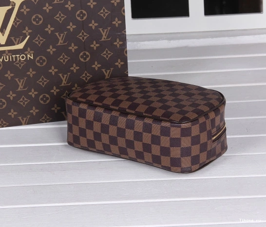 Cheap VUITTON TOILETRY LOUIS BAG 0810